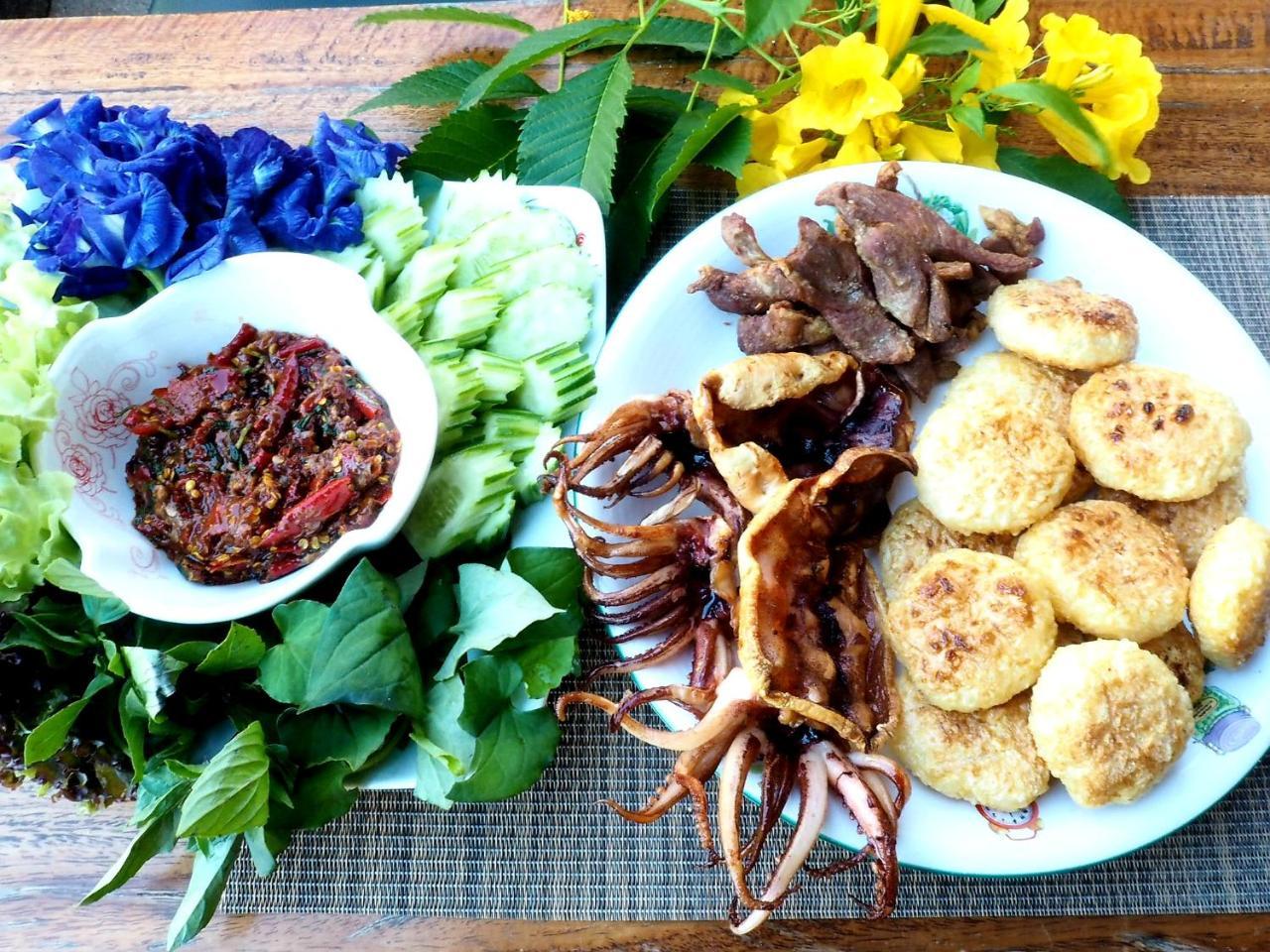 Nawiengkaeriverview Resort Mukdahan Ngoại thất bức ảnh